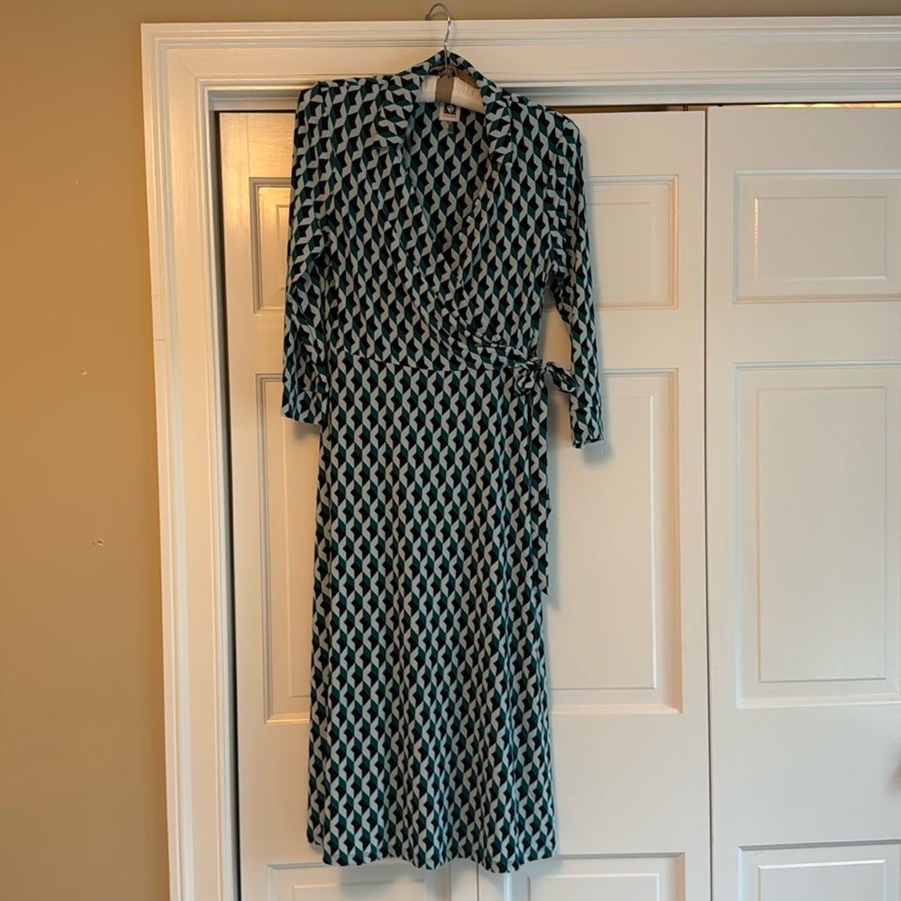 Anne Klein faux wrap dress. Size 6.
